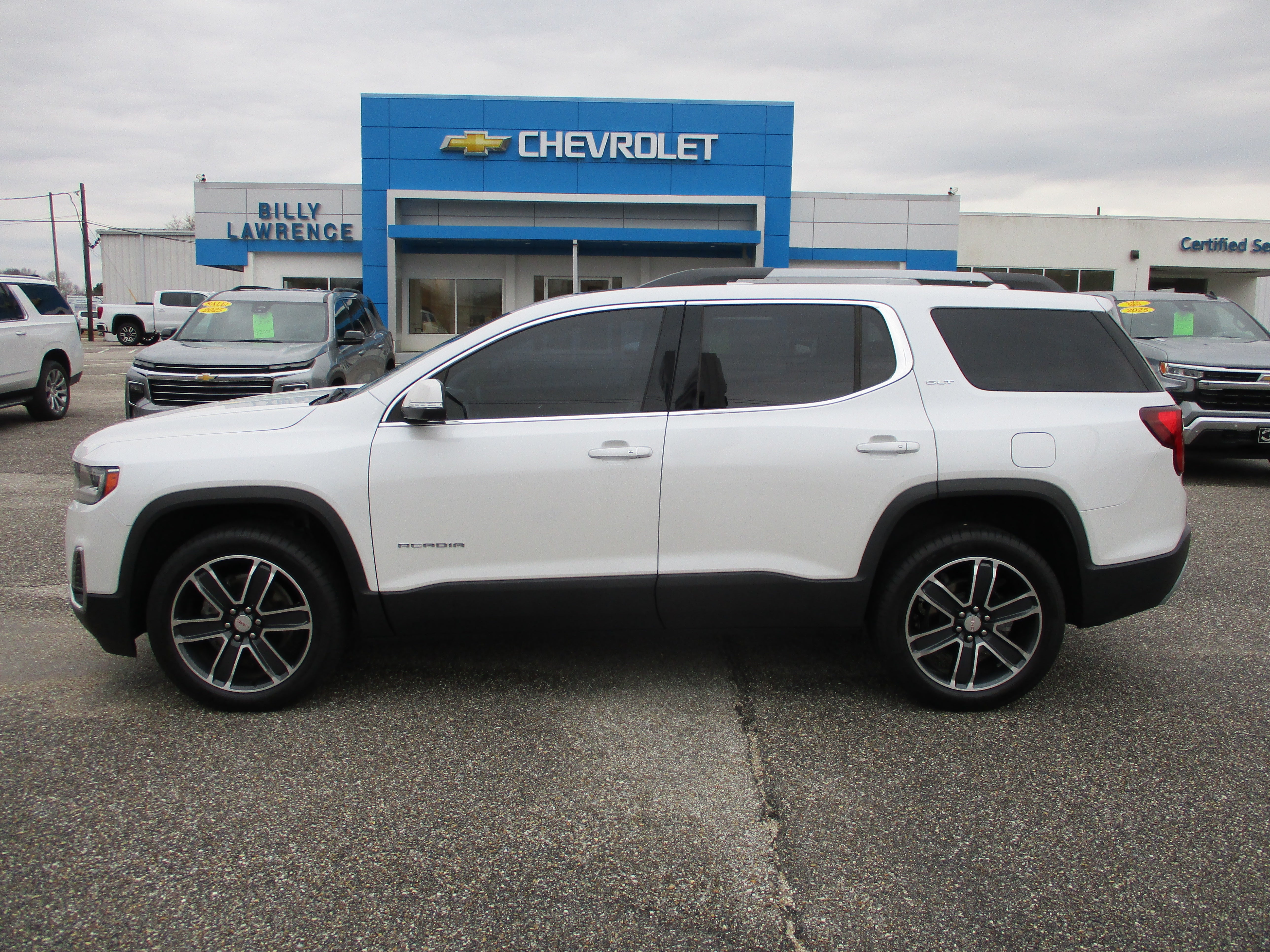 2023 GMC Acadia — side profile view